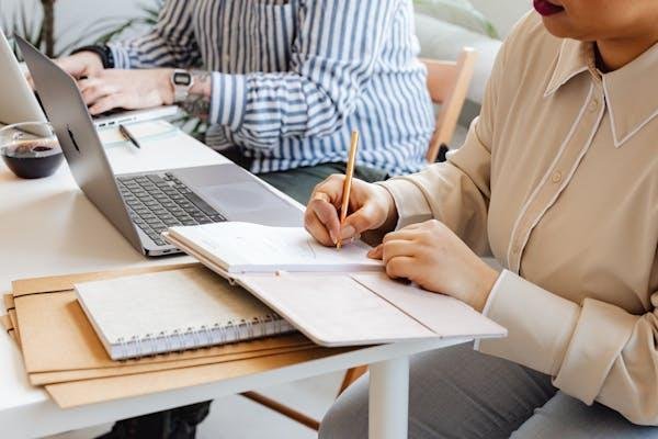 remote work e gestão de equipes distribuídas