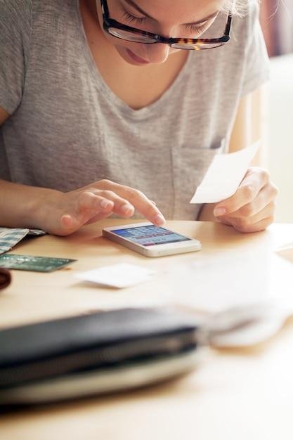 como ganhar dinheiro comprando e vendendo ativos